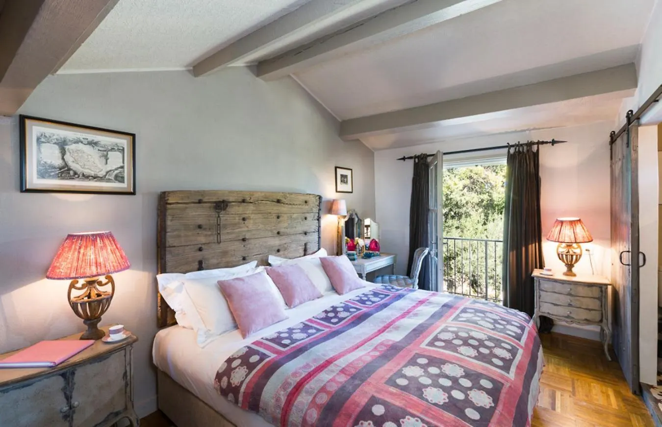 Maison De Gordes 0*,